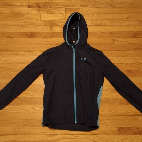 Hoodies, sweatshirts, windbreakers, and adidas pan - Picture 4 of 8